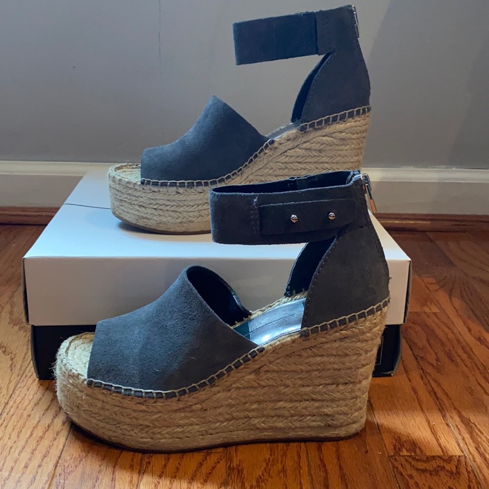 EUC Dolce Vita Wedges